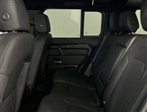 Land Rover Defender Image 4