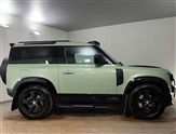 Land Rover Defender Image 5