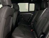 Land Rover Defender Image 4