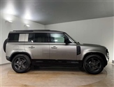 Land Rover Defender Image 5