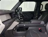 Land Rover Defender Image 3