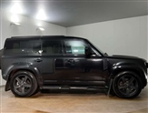 Land Rover Defender Image 5