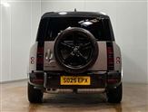 Land Rover Defender Image 6