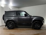 Land Rover Defender Image 5