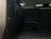 Land Rover Defender Image 4
