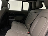 Land Rover Defender Image 4