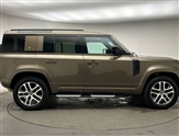 Land Rover Defender Image 5
