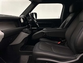 Land Rover Defender Image 3