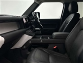 Land Rover Defender Image 3