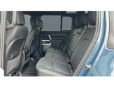 Land Rover Defender Image 4