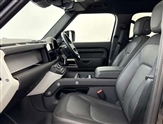 Land Rover Defender Image 3