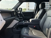 Land Rover Defender Image 4
