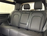 Land Rover Defender Image 4