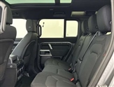 Land Rover Defender Image 4