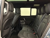 Land Rover Defender Image 4