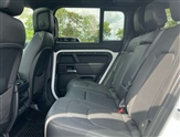 Land Rover Defender Image 4