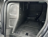 Land Rover Defender Image 4