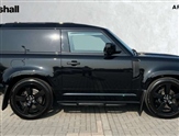 Land Rover Defender Image 5
