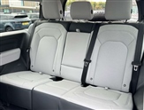 Land Rover Defender Image 4