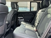 Land Rover Defender Image 4