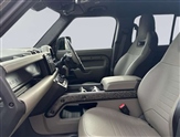 Land Rover Defender Image 3