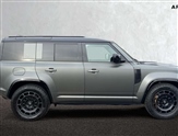 Land Rover Defender Image 5