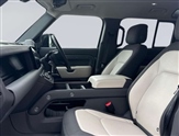 Land Rover Defender Image 3