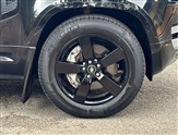 Land Rover Defender Image 5