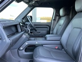 Land Rover Defender Image 3
