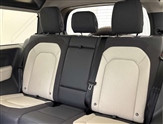 Land Rover Defender Image 4