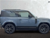 Land Rover Defender Image 5