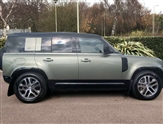 Land Rover Defender Image 5