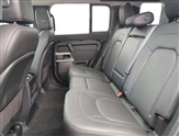 Land Rover Defender Image 4