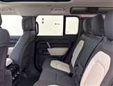 Land Rover Defender Image 4