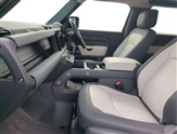Land Rover Defender Image 3
