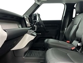 Land Rover Defender Image 3