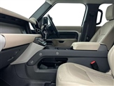 Land Rover Defender Image 3
