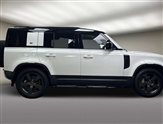 Land Rover Defender Image 5