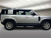 Land Rover Defender Image 5