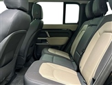 Land Rover Defender Image 4