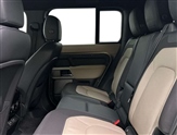 Land Rover Defender Image 4