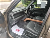 Land Rover Defender Image 3