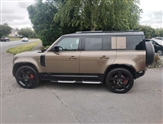 Land Rover Defender Image 4