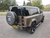 Land Rover Defender Image 6