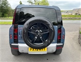 Land Rover Defender Image 5
