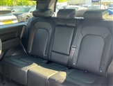 Land Rover Defender Image 4