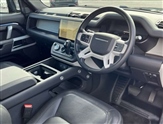 Land Rover Defender Image 5