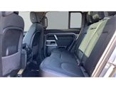 Land Rover Defender Image 4