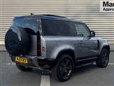 Land Rover Defender Image 3