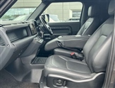 Land Rover Defender Image 3